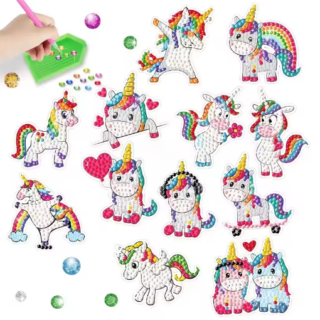 KOHE OLEMAS. 12 kleebised ükssarvikud